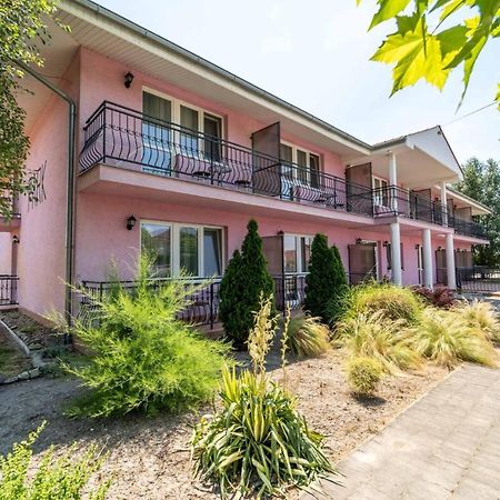 Apartmány Karmon Park Veľký Meder Kültér fotó