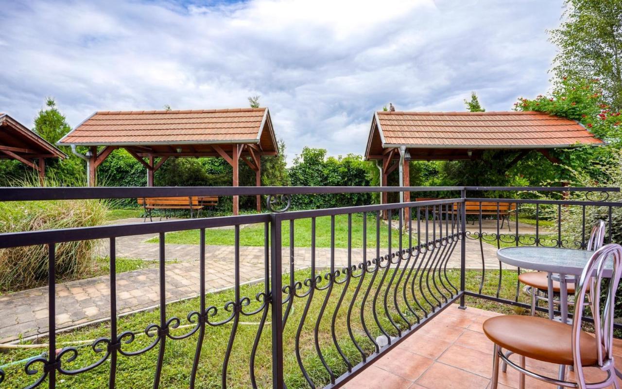 Apartmány Karmon Park Veľký Meder Kültér fotó